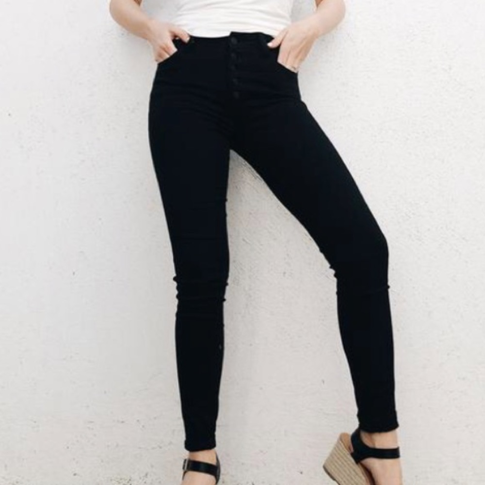 High rise black skinny jeans / Carly Jean